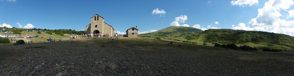 Albergue De Yebra Yebra de Basa 외부 사진